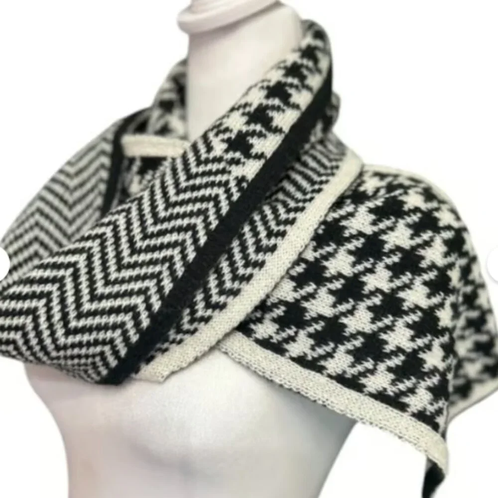 Unisex Black & White Knit Scarf – Herringbone & Houndstooth Pattern Winter Wrap